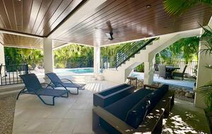 Island Living Near Whitney Beach - Longboat Key, Florida