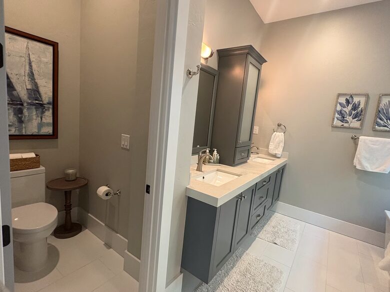 Island Living Near Whitney Beach - Longboat Key, Florida