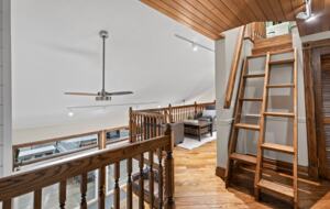 Kawartha Luxury Waterfront Home with Live-In Boathouse! - Fenelon Falls, Canada