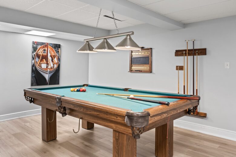 Kawartha Luxury Waterfront Home with Live-In Boathouse! - Fenelon Falls, Canada