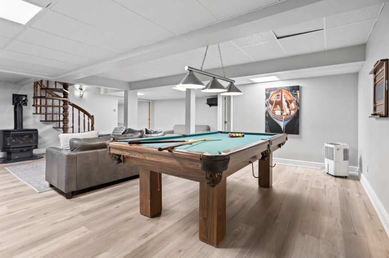 Kawartha Luxury Waterfront Home with Live-In Boathouse! - Fenelon Falls, Canada