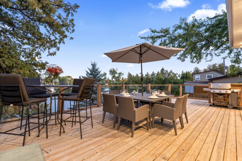 Kawartha Luxury Waterfront Home with Live-In Boathouse! - Fenelon Falls, Canada