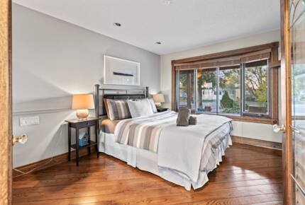 Kawartha Luxury Waterfront Home with Live-In Boathouse! - Fenelon Falls, Canada