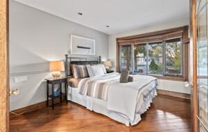 Kawartha Luxury Waterfront Home with Live-In Boathouse! - Fenelon Falls, Canada