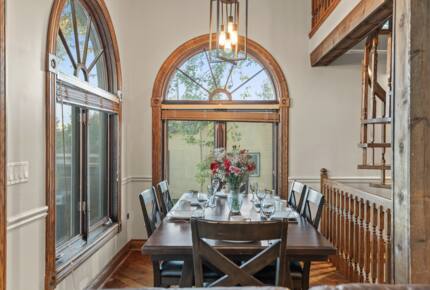 Kawartha Luxury Waterfront Home with Live-In Boathouse! - Fenelon Falls, Canada