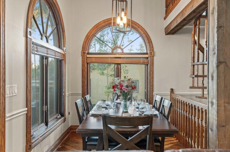 Kawartha Luxury Waterfront Home with Live-In Boathouse! - Fenelon Falls, Canada