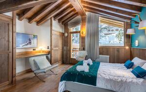 Exclusive Courchevel Village Chalet with Private Spa Facilities - Courchevel, France