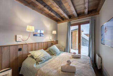 Exclusive Courchevel Village Chalet with Private Spa Facilities - Courchevel, France