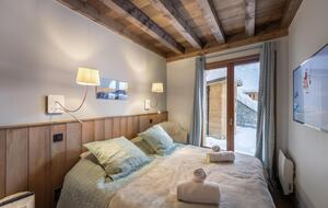 Exclusive Courchevel Village Chalet with Private Spa Facilities - Courchevel, France