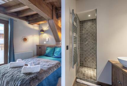 Exclusive Courchevel Village Chalet with Private Spa Facilities - Courchevel, France