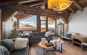 Exclusive Courchevel Village Chalet with Private Spa Facilities - Courchevel, France
