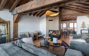 Exclusive Courchevel Village Chalet with Private Spa Facilities - Courchevel, France