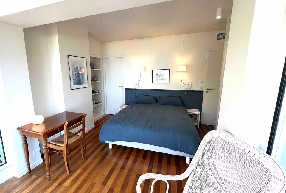 A Sophisticated Beachfront Residence in Le Moulleau - Arcachon, France