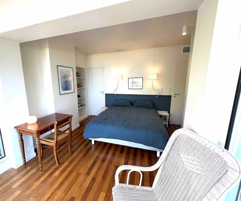 A Sophisticated Beachfront Residence in Le Moulleau - Arcachon, France