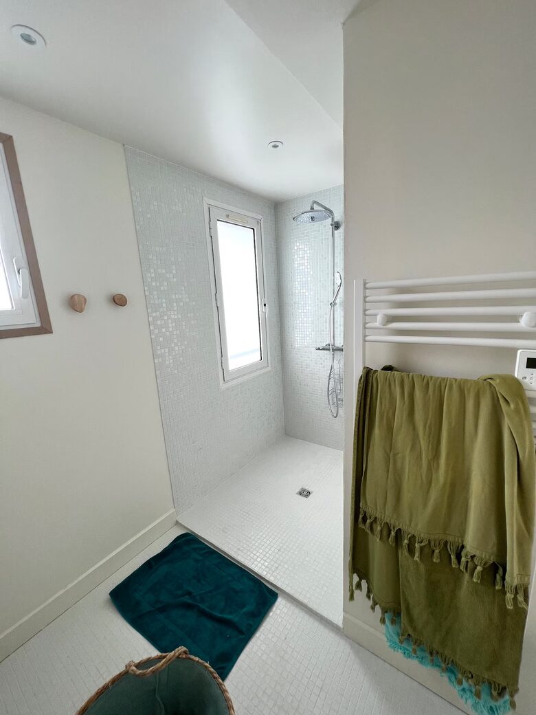 A Sophisticated Beachfront Residence in Le Moulleau - Arcachon, France