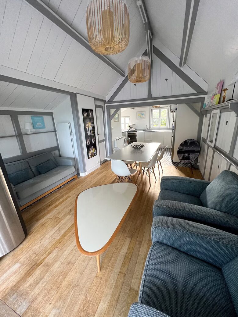 A Sophisticated Beachfront Residence in Le Moulleau - Arcachon, France