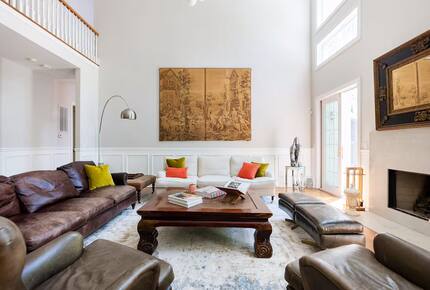 Grand East Hampton Estate Bordering Nature Reserve - East Hampton, New York