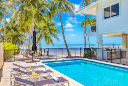 Oceanfront Modern Retreat with Private Beach and Dock - Islamorada, Florida