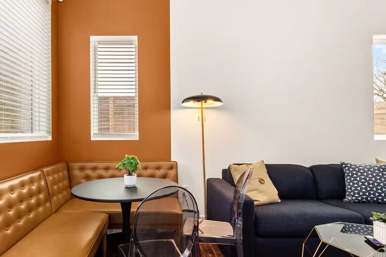 Modern Austin Home Near Downtown - Austin, Texas