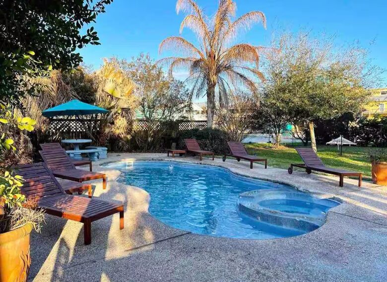 Crystal Beach Retreat with Private Heated Pool - Crystal Beach, Texas