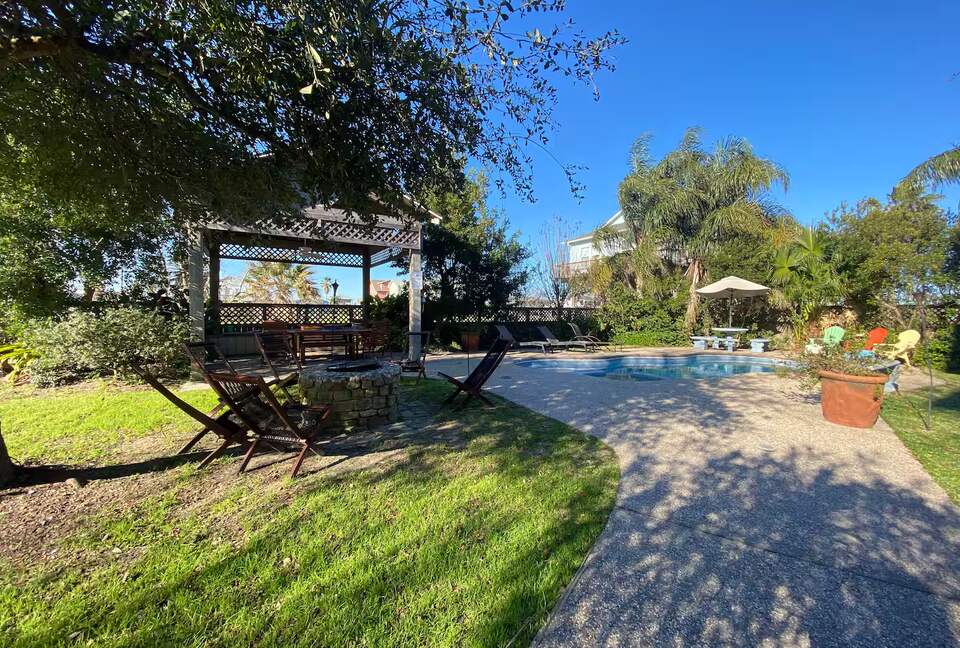 Crystal Beach Retreat with Private Heated Pool - Crystal Beach, Texas