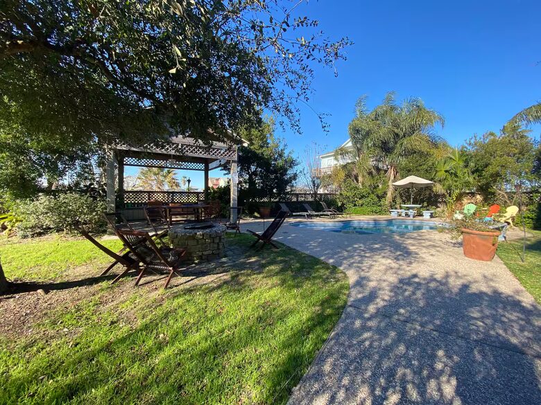 Crystal Beach Retreat with Private Heated Pool - Crystal Beach, Texas