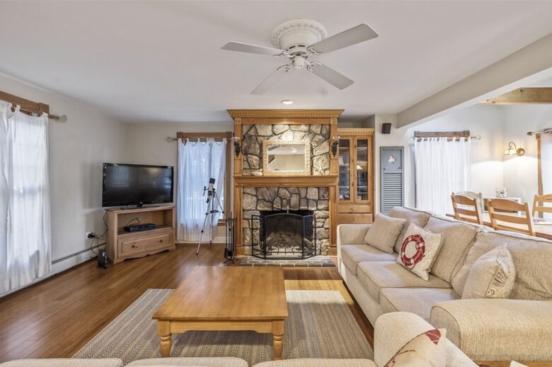 Walkable Charm Near Ogunquit Beach - Ogunquit, Maine