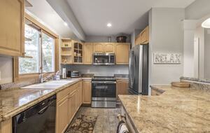 Walkable Charm Near Ogunquit Beach - Ogunquit, Maine