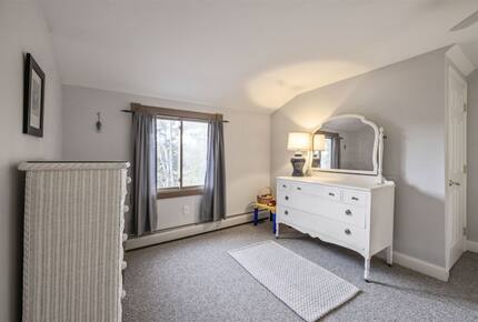 Walkable Charm Near Ogunquit Beach - Ogunquit, Maine