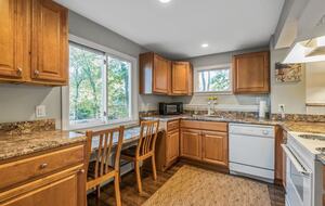 Walkable Charm Near Ogunquit Beach - Ogunquit, Maine