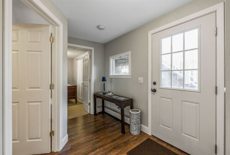 Walkable Charm Near Ogunquit Beach - Ogunquit, Maine