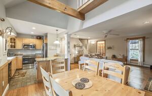 Walkable Charm Near Ogunquit Beach - Ogunquit, Maine