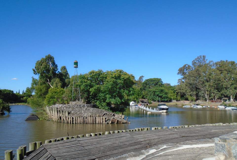 Modern Waterfront Lake House | Carmelo Golf - Carmelo, Uruguay