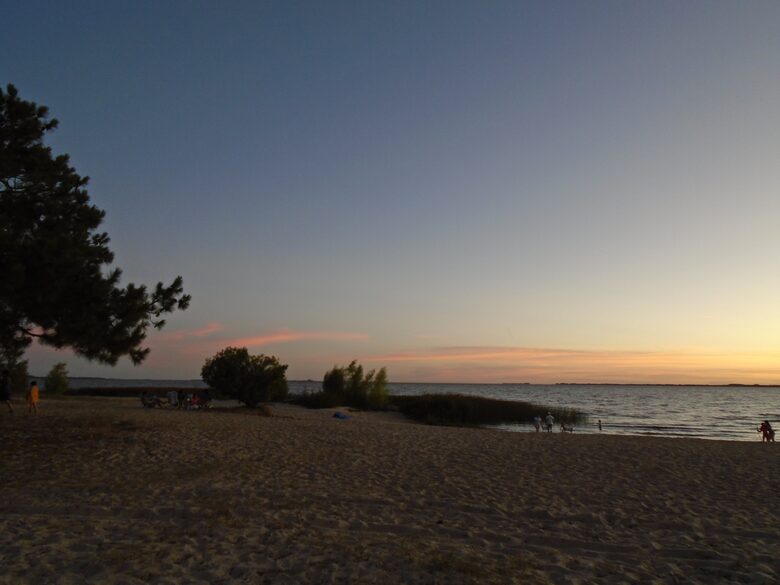 Modern Waterfront Lake House | Carmelo Golf - Carmelo, Uruguay