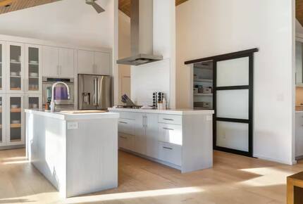 Mountain-View Lodge near Vail Village - Vail, Colorado