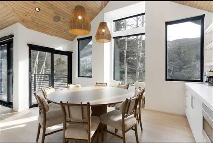 Mountain-View Lodge near Vail Village - Vail, Colorado