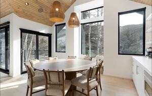 Mountain-View Lodge near Vail Village - Vail, Colorado