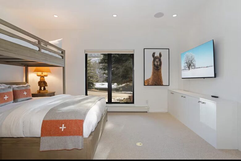 Mountain-View Lodge near Vail Village - Vail, Colorado