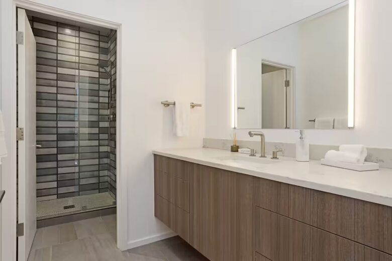 Mountain-View Lodge near Vail Village - Vail, Colorado