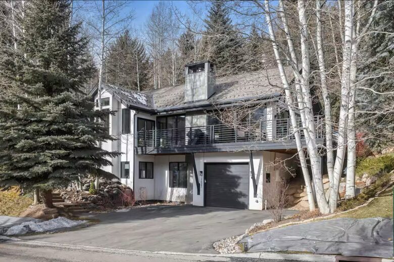 Mountain-View Lodge near Vail Village - Vail, Colorado