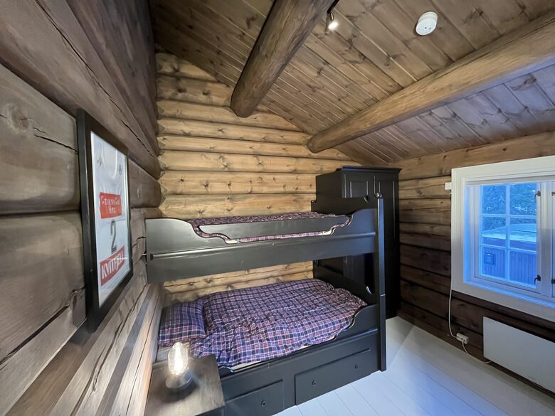 Kvitfjell, Authentic Scandinavian Log Cabin with Ski-Out Access - Fåvang, Norway