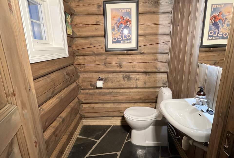 Kvitfjell, Authentic Scandinavian Log Cabin with Ski-Out Access - Fåvang, Norway