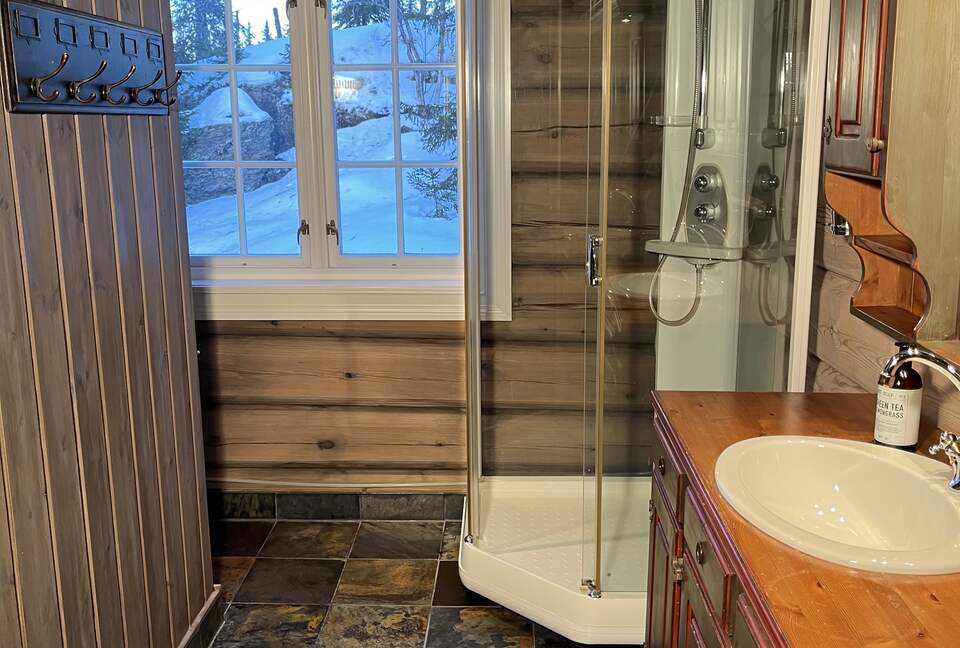 Kvitfjell, Authentic Scandinavian Log Cabin with Ski-Out Access - Fåvang, Norway