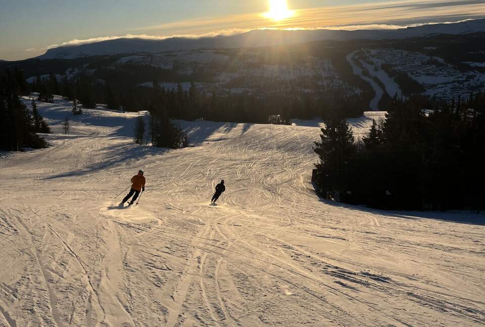 Kvitfjell, Authentic Scandinavian Log Cabin with Ski-Out Access - Fåvang, Norway