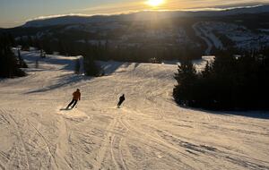 Kvitfjell, Authentic Scandinavian Log Cabin with Ski-Out Access - Fåvang, Norway