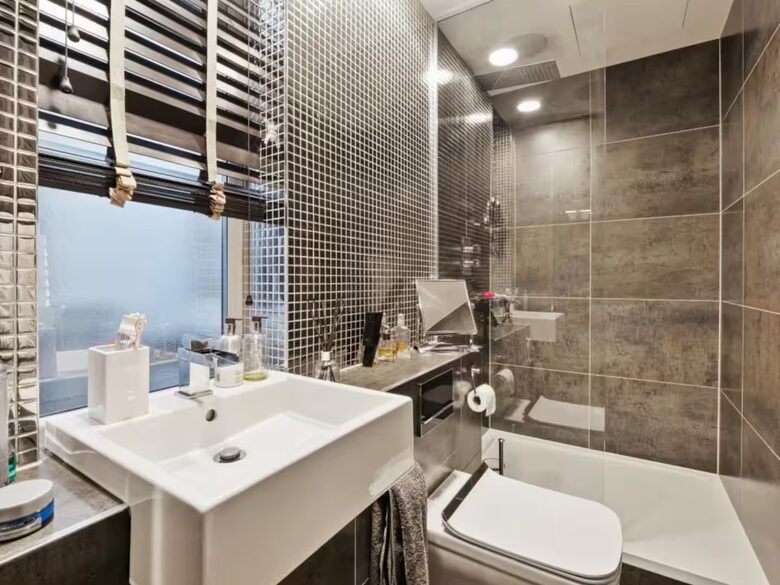 An Elegant Mayfair Apartment - London, United Kingdom