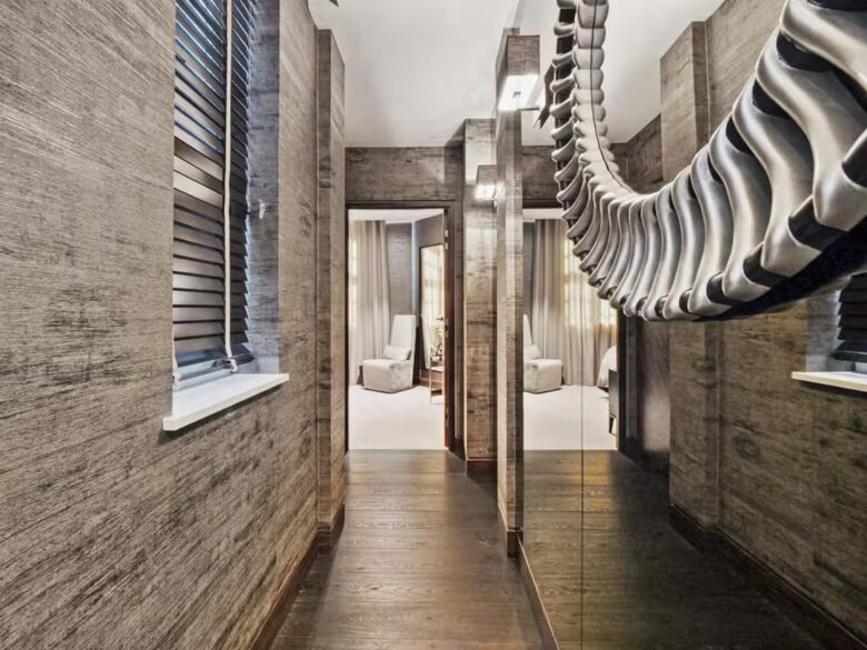 An Elegant Mayfair Apartment - London, United Kingdom