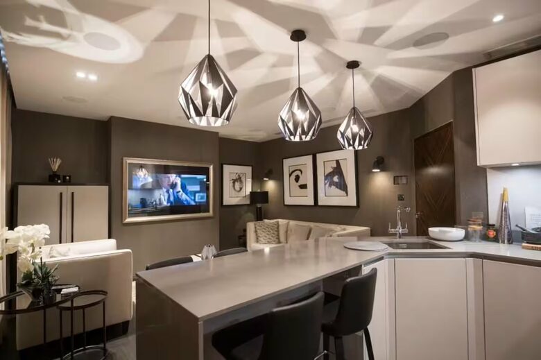 An Elegant Mayfair Apartment - London, United Kingdom