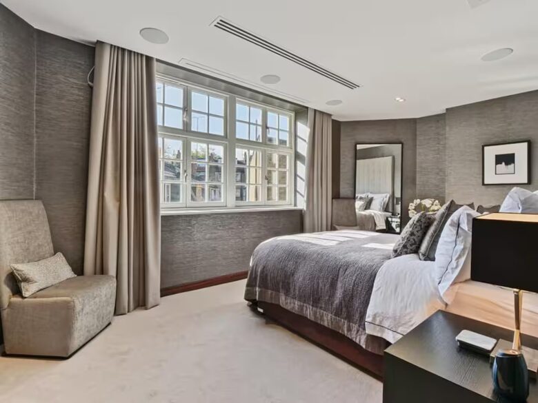 An Elegant Mayfair Apartment - London, United Kingdom