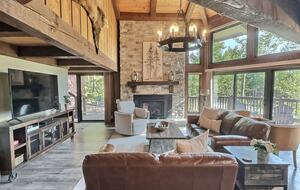 Well-Appointed Townhome Overlooking Dillon Reservoir - Silverthorne, Colorado